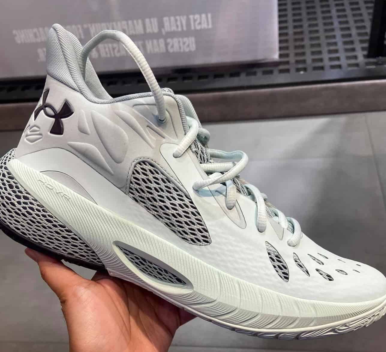7 Best Basketball Shoes For Narrow Feet In 2022 [Reviewed]