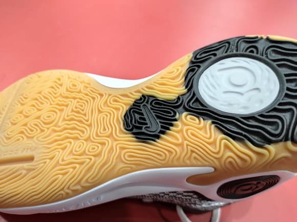 herringbone traction pattern on a Nike basketball shoe