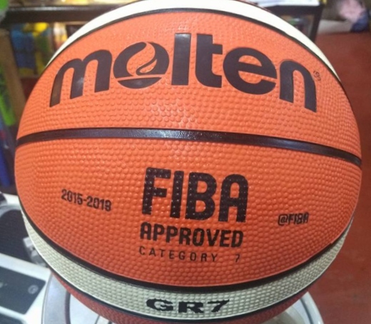 Molten GR7 basketball