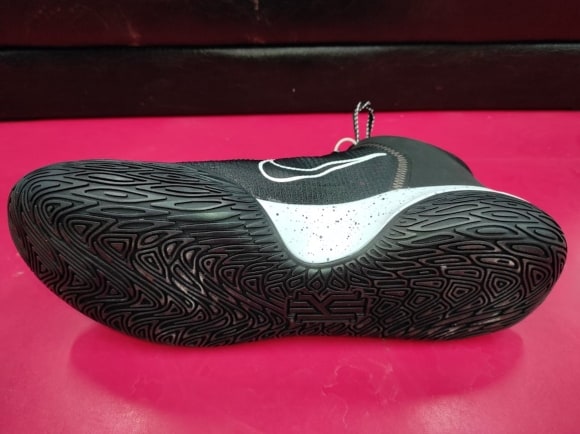 durable rubber outsole with herringbone pattern