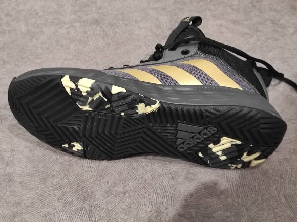 traction pattern on Adidas Own The Game 2