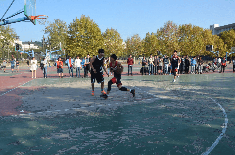 outdoor basketball play